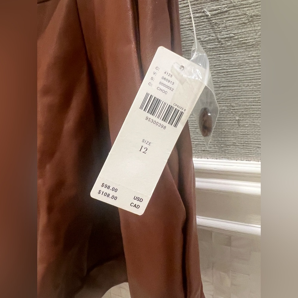 NWT new 12 Anthropologie Maeve faux leather cuffed shorts chocolate brown - Picture 5 of 15